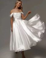 One-shoulder satin wedding dress - Image 3